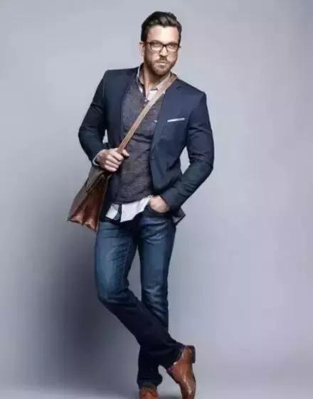 摆脱西装的沉闷感,怎么才能穿得更年轻? 摆脱西装的沉闷感,怎么才能穿得更年轻?