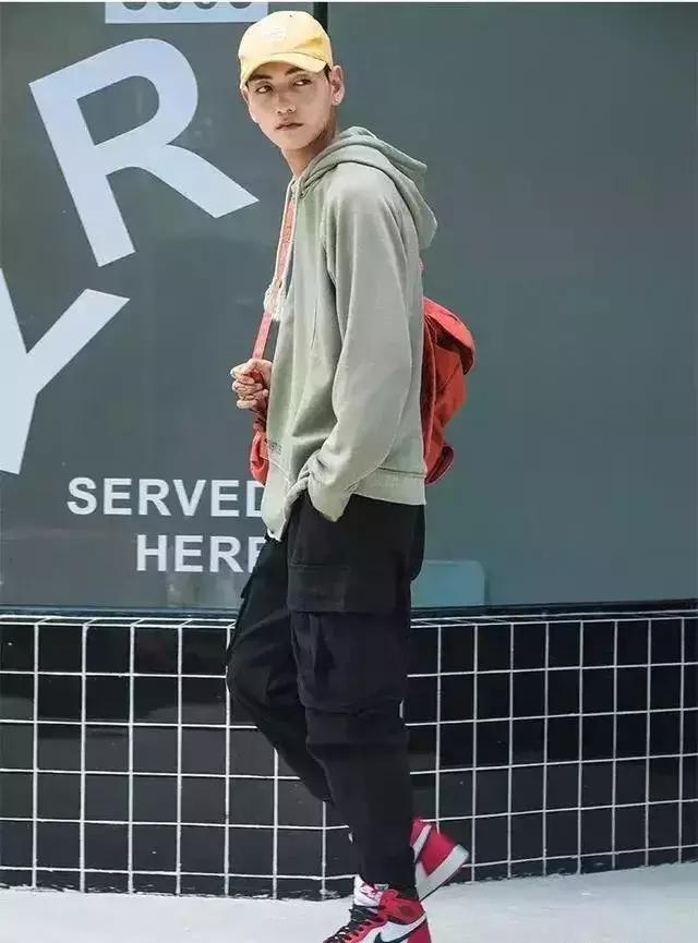 能把卫衣穿好的男人,才是真正懂穿衣的男神! 能把卫衣穿好的男人,才是真正懂穿衣的男神!