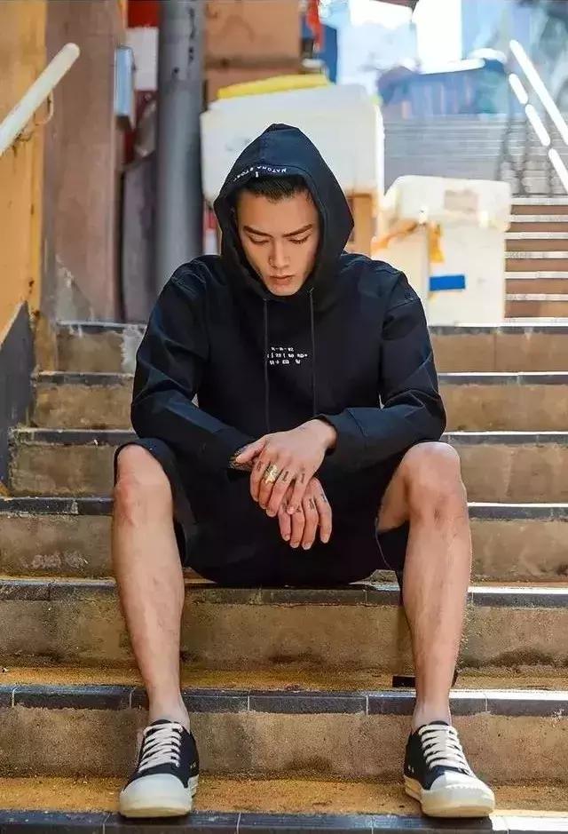 能把卫衣穿好的男人,才是真正懂穿衣的男神! 能把卫衣穿好的男人,才是真正懂穿衣的男神!