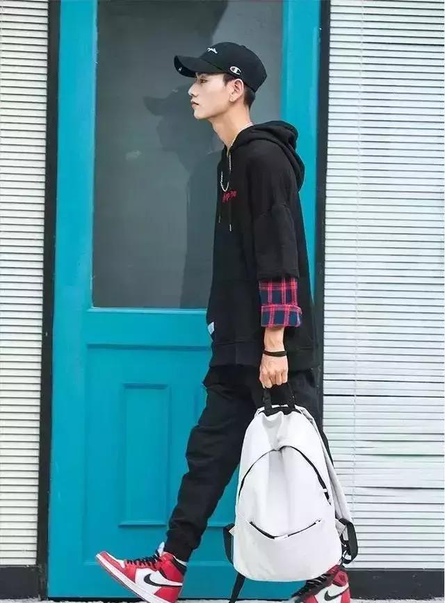 能把卫衣穿好的男人,才是真正懂穿衣的男神! 能把卫衣穿好的男人,才是真正懂穿衣的男神!