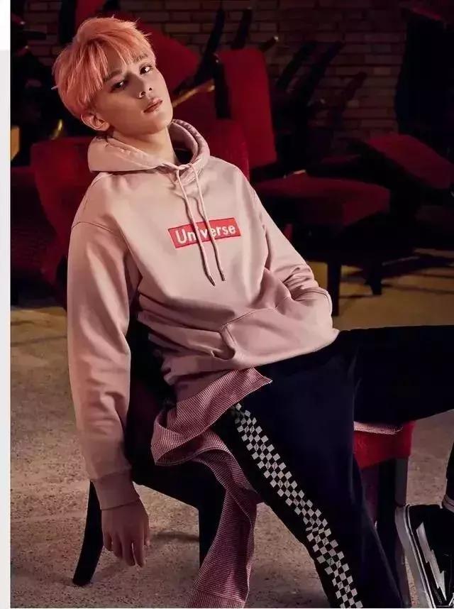 能把卫衣穿好的男人,才是真正懂穿衣的男神! 能把卫衣穿好的男人,才是真正懂穿衣的男神!