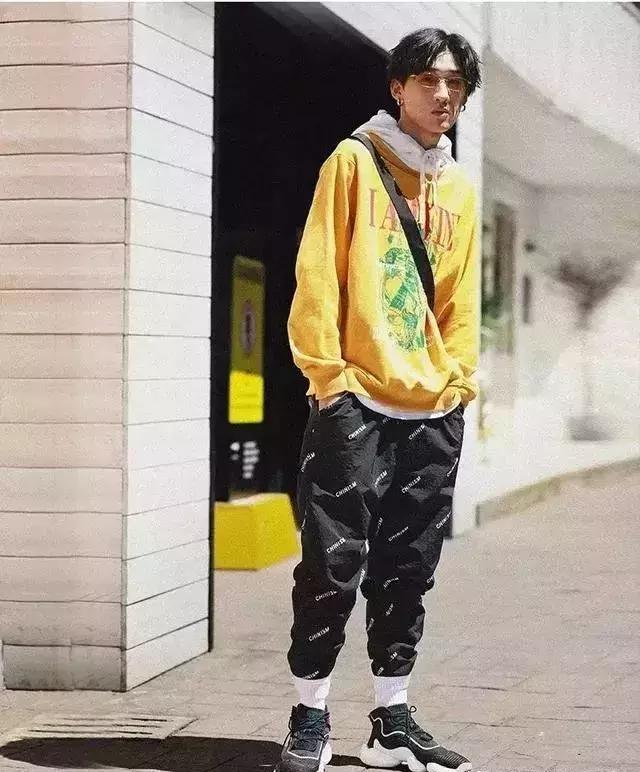 能把卫衣穿好的男人,才是真正懂穿衣的男神! 能把卫衣穿好的男人,才是真正懂穿衣的男神!