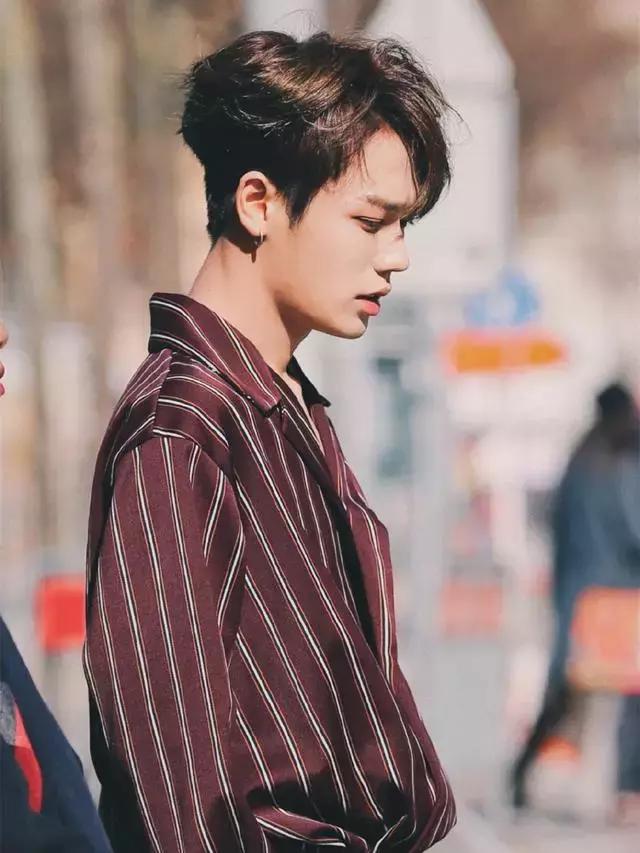 同穿条纹衫,林彦俊撞上朱一龙! 同穿条纹衫,林彦俊撞上朱一龙!