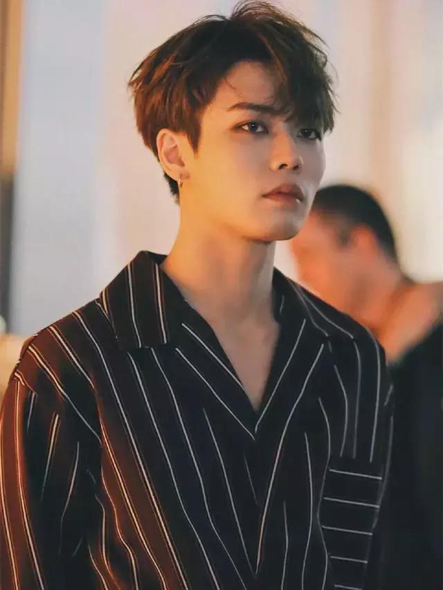 同穿条纹衫,林彦俊撞上朱一龙! 同穿条纹衫,林彦俊撞上朱一龙!