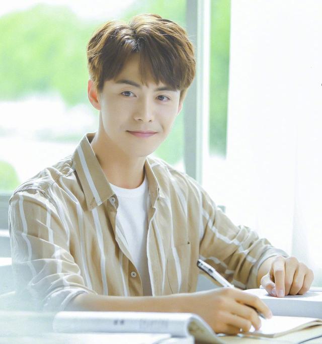 马天宇私下穿搭简约帅气,剪寸头更看不出年纪了 马天宇私下穿搭简约帅气,剪寸头更看不出年纪了