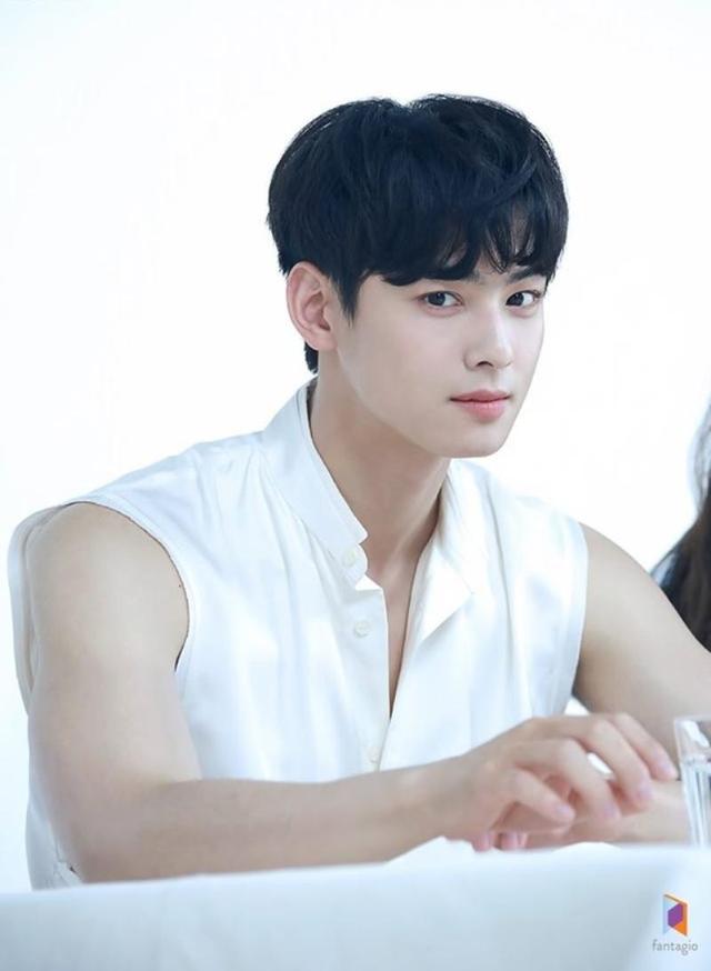 看似是「白斩鸡」的车银优肌肉又升级了:硬汉气质扑面而来 看似是「白斩鸡」的车银优肌肉又升级了:硬汉气质扑面而来