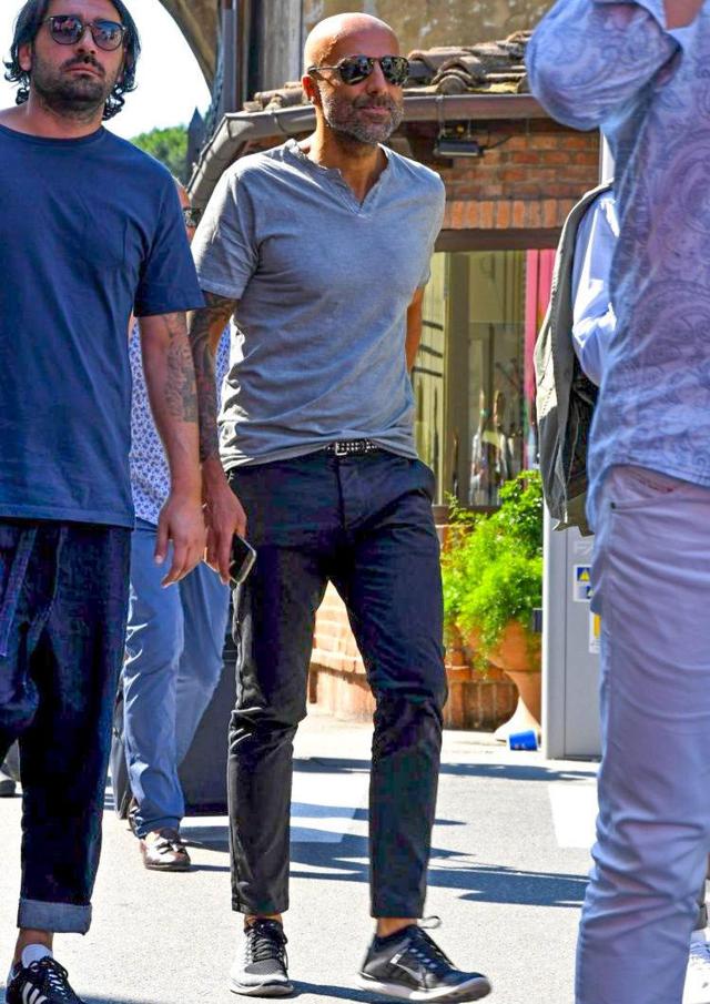 这件你都叫不出名字的上衣,夏天上身却超级有型 这件你都叫不出名字的上衣,夏天上身却超级有型