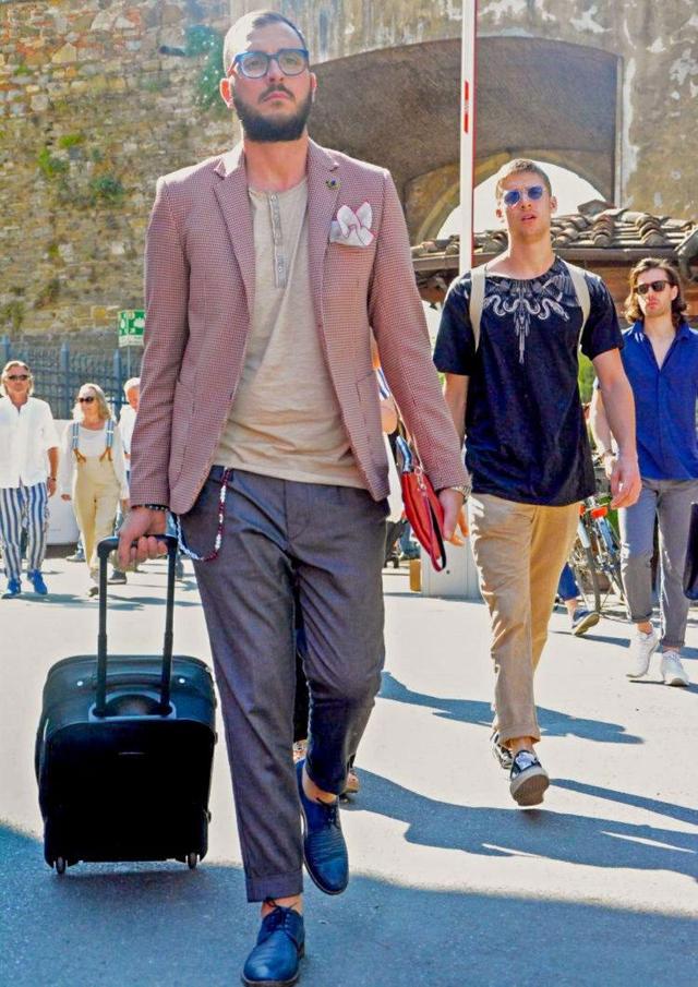 这件你都叫不出名字的上衣,夏天上身却超级有型 这件你都叫不出名字的上衣,夏天上身却超级有型