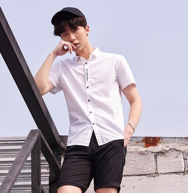 男人时尚的穿着打扮,简单休闲凸显自我 男人时尚的穿着打扮,简单休闲凸显自我