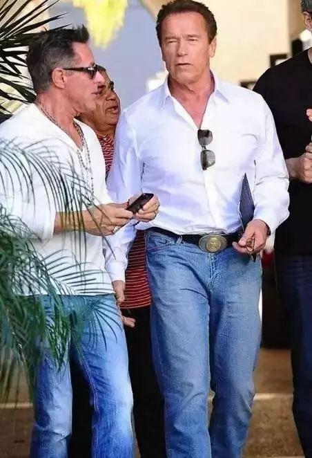 有肚子穿衣难看?学会这几个穿搭技巧 有肚子穿衣难看?学会这几个穿搭技巧