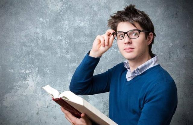 根据脸型选眼镜,学会颜值会翻倍 根据脸型选眼镜,学会颜值会翻倍