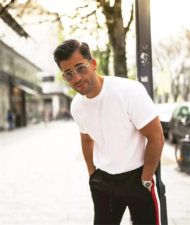 长得黑的男人该如何挑衣服? 长得黑的男人该如何挑衣服?