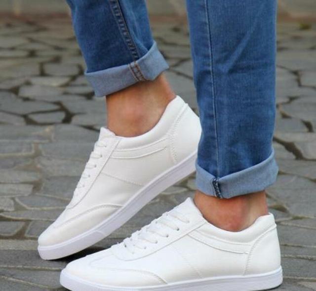 学会搭配休闲鞋,轻松甩开皮鞋的沉重 学会搭配休闲鞋,轻松甩开皮鞋的沉重