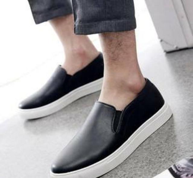 学会搭配休闲鞋,轻松甩开皮鞋的沉重 学会搭配休闲鞋,轻松甩开皮鞋的沉重