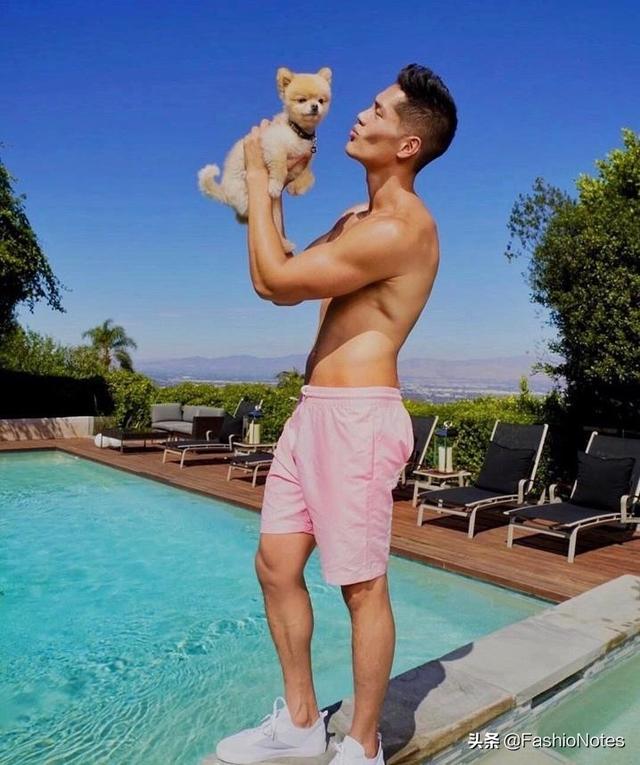 金小妹贴身保镖身材健硕样貌俊俏,变模特登杂志 金小妹贴身保镖身材健硕样貌俊俏,变模特登杂志