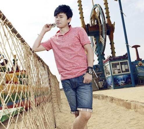 演唱会展露肌肉的张杰,真不是一般的帅 演唱会展露肌肉的张杰,真不是一般的帅