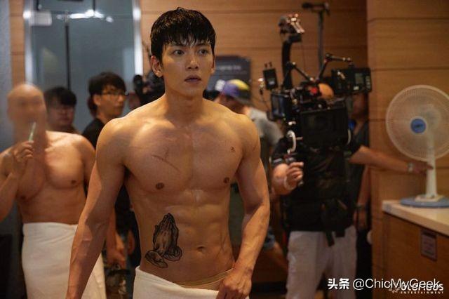 穿衣显瘦,脱衣有肉!韩国男星肌肉排行榜 穿衣显瘦,脱衣有肉!韩国男星肌肉排行榜