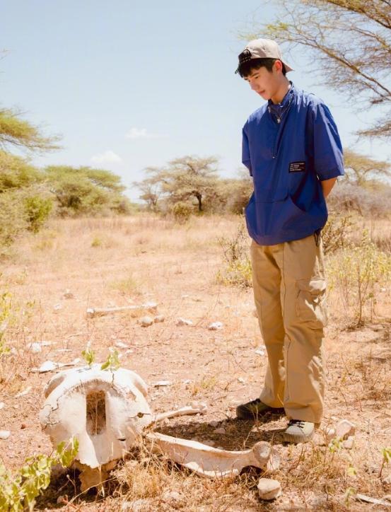 刘昊然简直是直男的穿衣模板!白色衬衫+牛仔裤干净清爽 刘昊然简直是直男的穿衣模板!白色衬衫+牛仔裤干净清爽