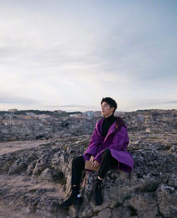 刘昊然简直是直男的穿衣模板!白色衬衫+牛仔裤干净清爽 刘昊然简直是直男的穿衣模板!白色衬衫+牛仔裤干净清爽