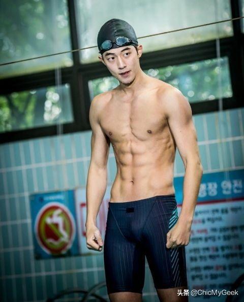 穿衣显瘦,脱衣有肉!韩国男星肌肉排行榜 穿衣显瘦,脱衣有肉!韩国男星肌肉排行榜