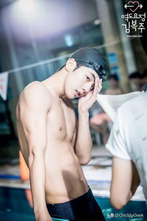 穿衣显瘦,脱衣有肉!韩国男星肌肉排行榜 穿衣显瘦,脱衣有肉!韩国男星肌肉排行榜