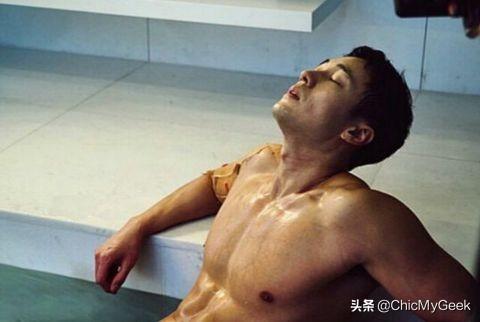 穿衣显瘦,脱衣有肉!韩国男星肌肉排行榜 穿衣显瘦,脱衣有肉!韩国男星肌肉排行榜