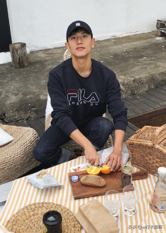 彝族男生帅哥,新晋荧屏硬汉,确实非常具有特色 彝族男生帅哥,新晋荧屏硬汉,确实非常具有特色