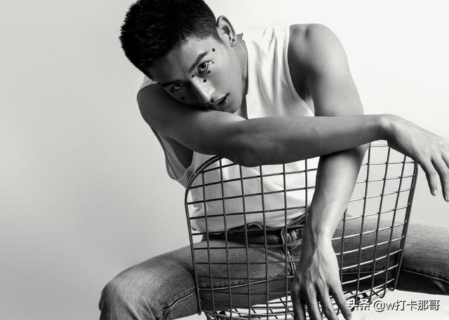 彝族男生帅哥,新晋荧屏硬汉,确实非常具有特色 彝族男生帅哥,新晋荧屏硬汉,确实非常具有特色