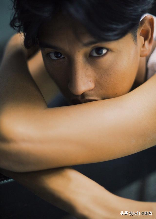 彝族男生帅哥,新晋荧屏硬汉,确实非常具有特色 彝族男生帅哥,新晋荧屏硬汉,确实非常具有特色