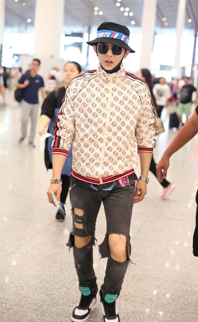 汪东城出道14年颜值不减,穿一万五外套前卫酷帅 汪东城出道14年颜值不减,穿一万五外套前卫酷帅