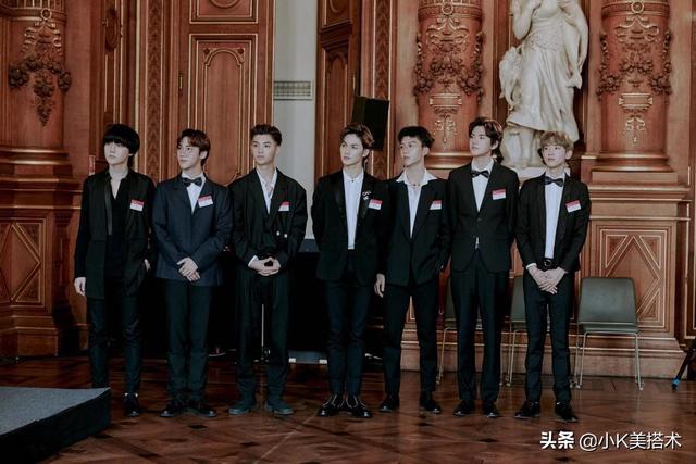 Justin黄明昊,身材特别纤瘦有型,穿正装是非常好看的 Justin黄明昊,身材特别纤瘦有型,穿正装是非常好看的