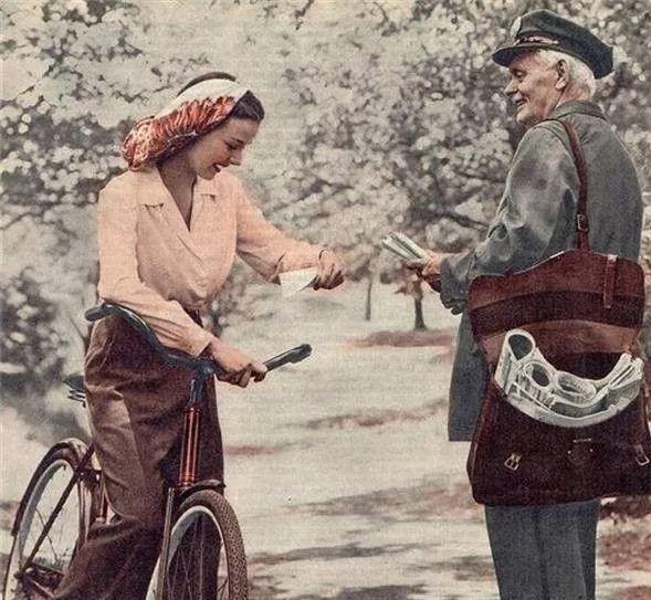 背什么包不容易显土?这3类是时髦界的扛把子了吧 背什么包不容易显土?这3类是时髦界的扛把子了吧