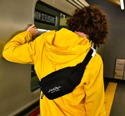 背什么包不容易显土?这3类是时髦界的扛把子了吧 背什么包不容易显土?这3类是时髦界的扛把子了吧