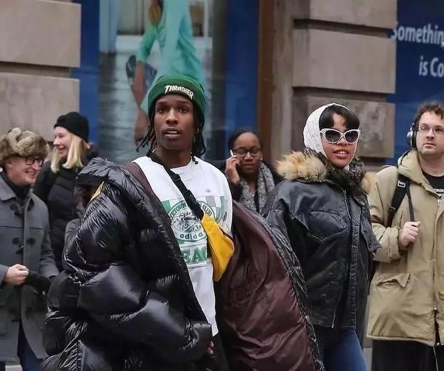 背什么包不容易显土?这3类是时髦界的扛把子了吧 背什么包不容易显土?这3类是时髦界的扛把子了吧