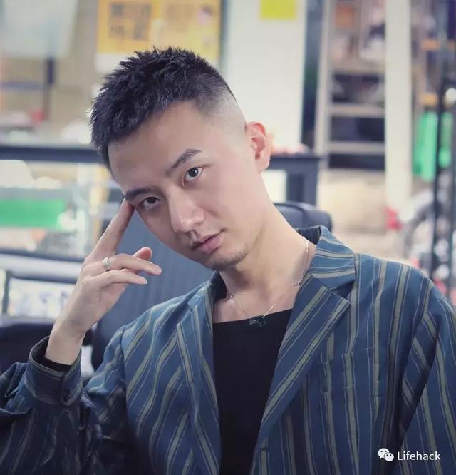 中国男人剪这样的发型,分分钟帅到没朋友 中国男人剪这样的发型,分分钟帅到没朋友