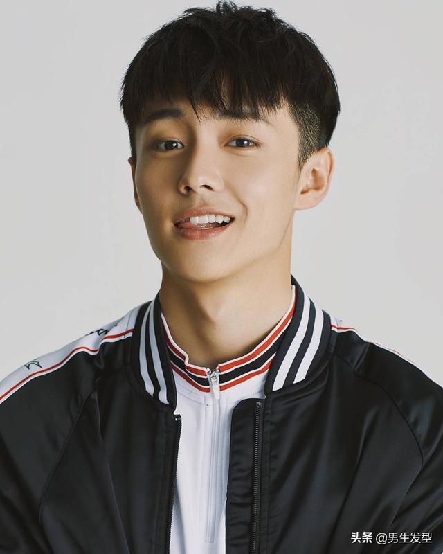 男生千万别留“过耳”发型,这4款短发刚刚好,帅气又时尚 男生千万别留“过耳”发型,这4款短发刚刚好,帅气又时尚