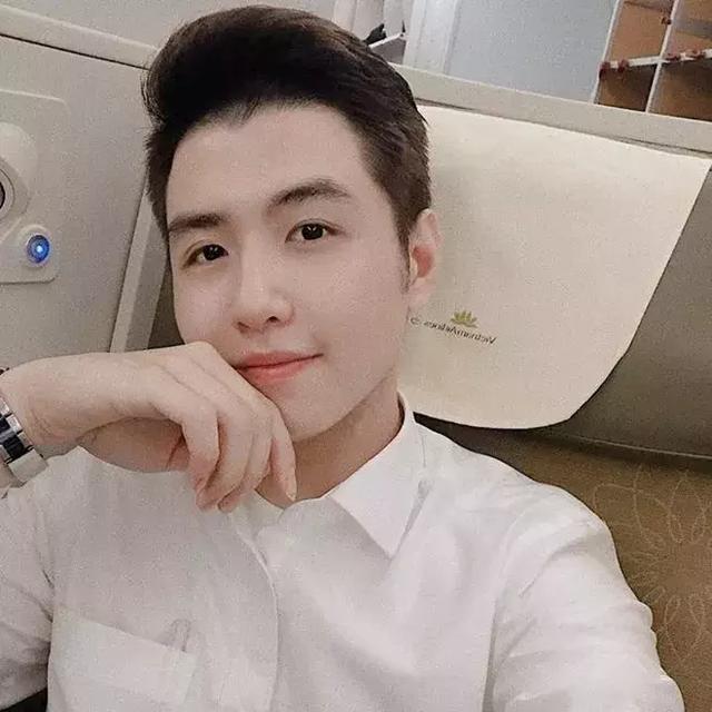 越南帅气空少,坚持健身游泳保持身材,引无数乘客犯花痴 越南帅气空少,坚持健身游泳保持身材,引无数乘客犯花痴