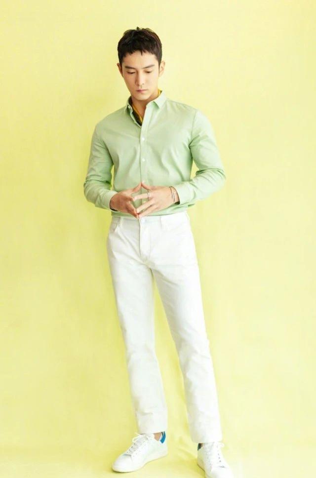 看到盛一伦的“冰淇淋男友”穿搭,感觉夏天凉爽很多 看到盛一伦的“冰淇淋男友”穿搭,感觉夏天凉爽很多