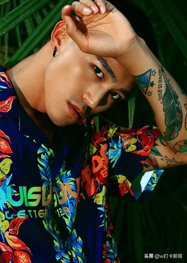 小狼狗摄影师镜头下的帅哥们,一个帅过一个,都可称天菜男神 小狼狗摄影师镜头下的帅哥们,一个帅过一个,都可称天菜男神