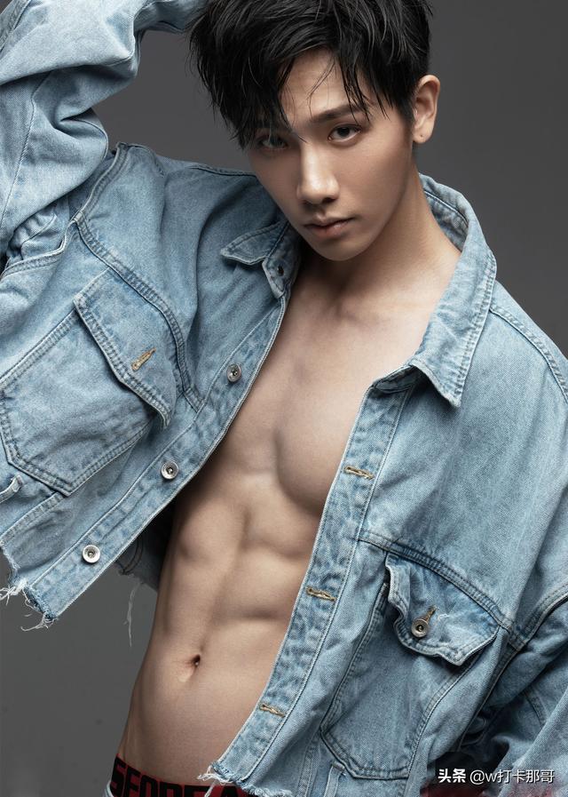 小狼狗摄影师镜头下的帅哥们,一个帅过一个,都可称天菜男神 小狼狗摄影师镜头下的帅哥们,一个帅过一个,都可称天菜男神