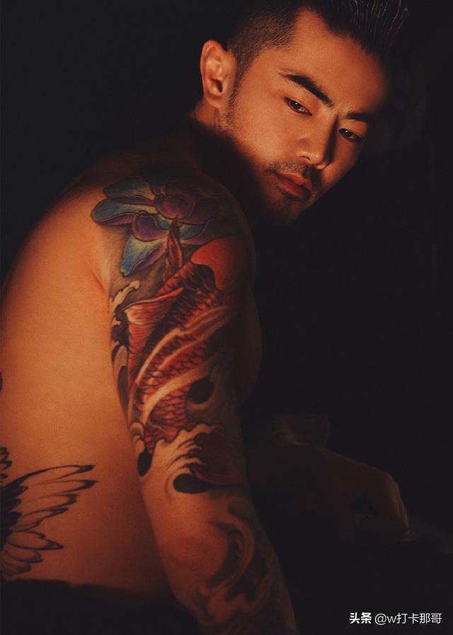 小狼狗摄影师镜头下的帅哥们,一个帅过一个,都可称天菜男神 小狼狗摄影师镜头下的帅哥们,一个帅过一个,都可称天菜男神