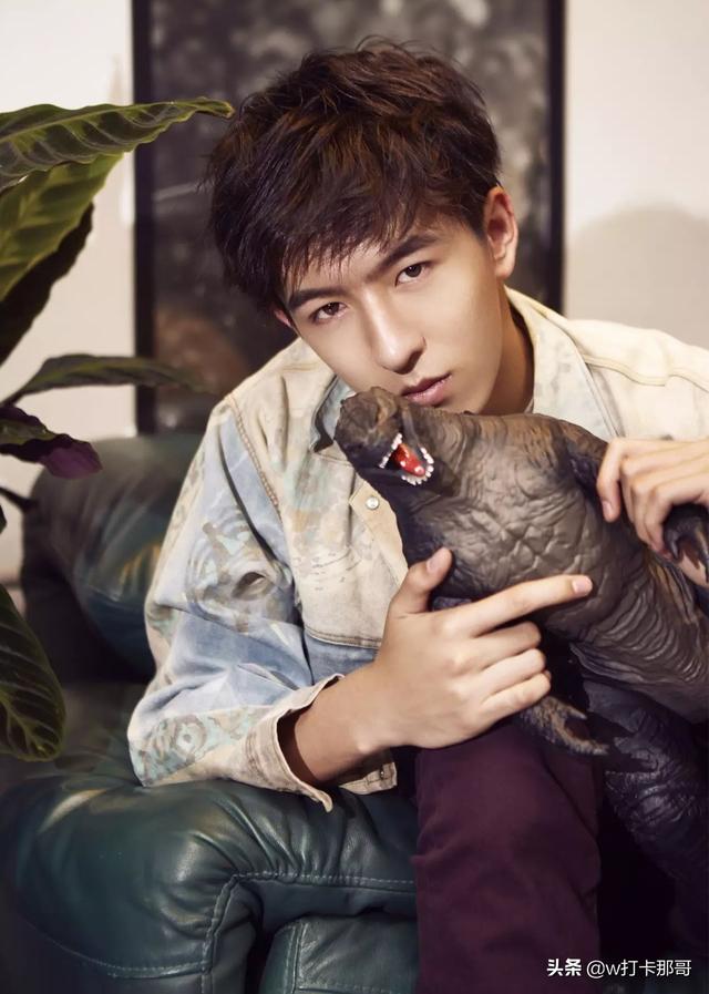 从超模到演脑洞剧还没台词,还被打趣不太聪明的亚子 从超模到演脑洞剧还没台词,还被打趣不太聪明的亚子