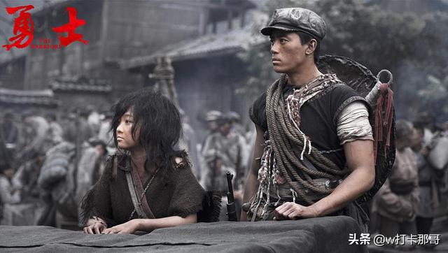 因伤断了篮球梦,却成为了时尚男模、银幕热血硬汉 因伤断了篮球梦,却成为了时尚男模、银幕热血硬汉