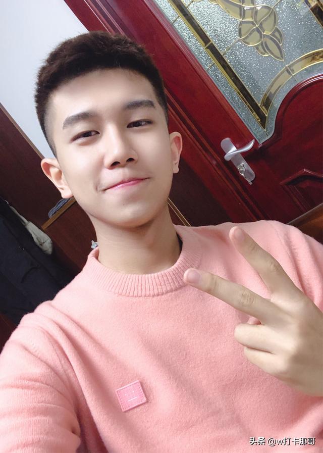 99年的小哥哥已经凭借短视频,受到超多男女网友的喜欢 99年的小哥哥已经凭借短视频,受到超多男女网友的喜欢