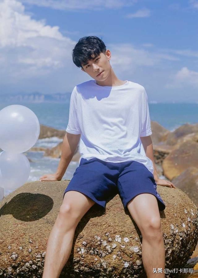 这位95后素人型男帅哥,分分钟让你陷入爱里面 这位95后素人型男帅哥,分分钟让你陷入爱里面