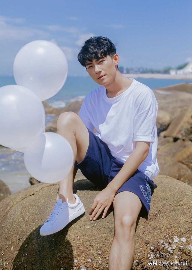 这位95后素人型男帅哥,分分钟让你陷入爱里面 这位95后素人型男帅哥,分分钟让你陷入爱里面