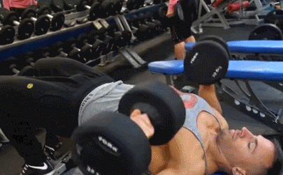 感受施瓦辛格说的皮肤被撑破的感觉,试试看吧 感受施瓦辛格说的皮肤被撑破的感觉,试试看吧