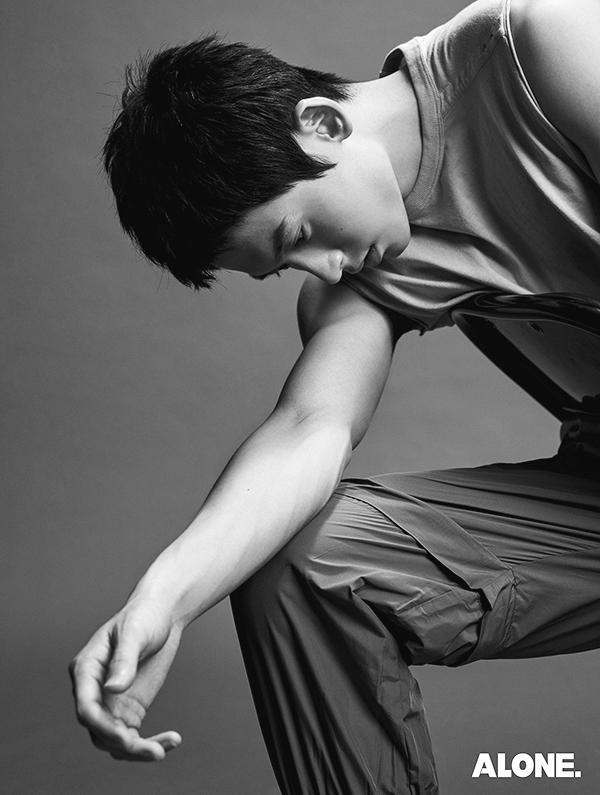 张哲瀚写真大片曝光 帅气有型尽显成熟魅力 张哲瀚写真大片曝光 帅气有型尽显成熟魅力