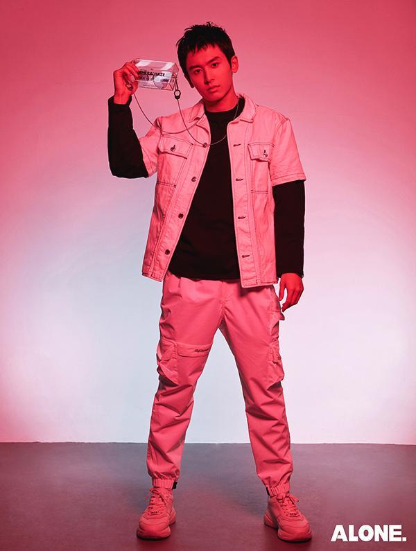 张哲瀚写真大片曝光 帅气有型尽显成熟魅力 张哲瀚写真大片曝光 帅气有型尽显成熟魅力