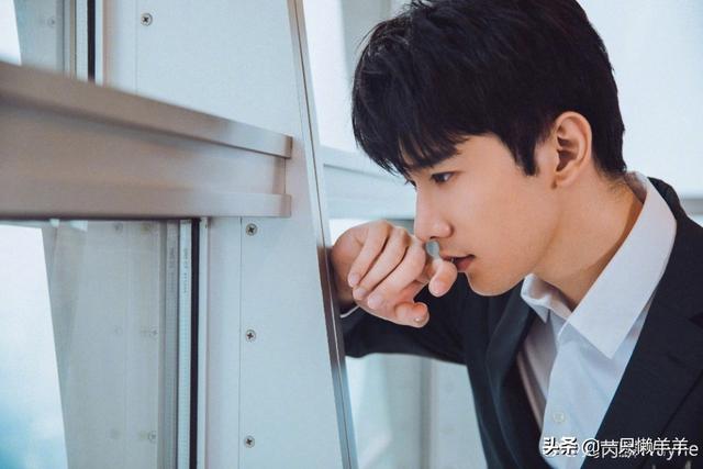 刘芮麟帅气依旧,最后一张图有惊喜! 刘芮麟帅气依旧,最后一张图有惊喜!